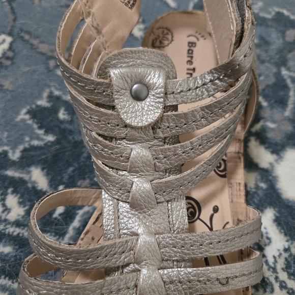 Elegant Metallic Sandals for Women - Picture 4 of 9